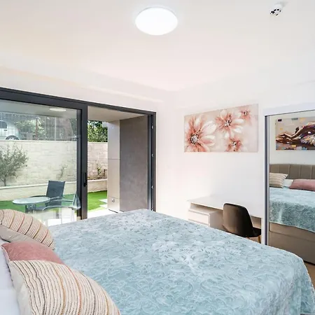 アパート Unique Treasure *