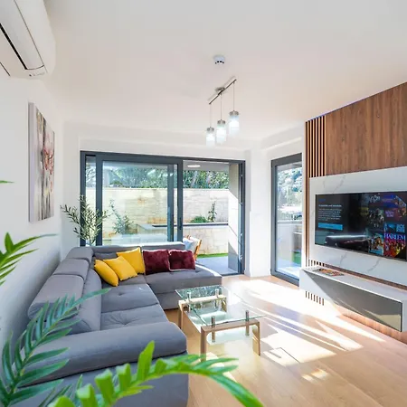 Unique Treasure Apartament