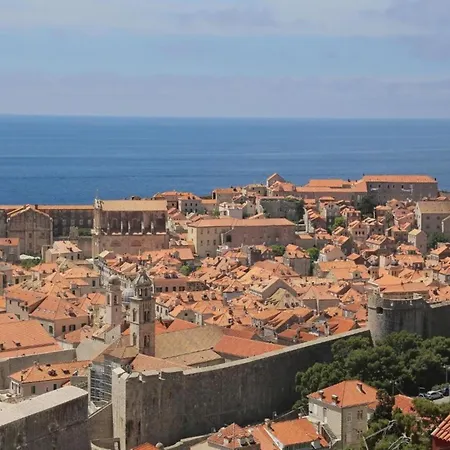 Unique Treasure דוברובניק